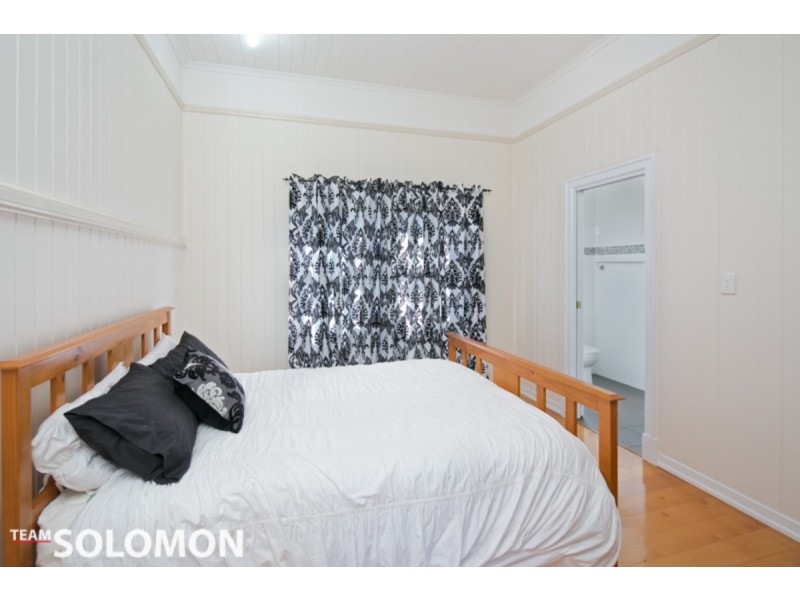 1 Kingfisher Street, Coochiemudlo Island QLD 4184