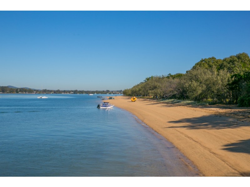 34 Victoria Parade South, Coochiemudlo Island QLD 4184