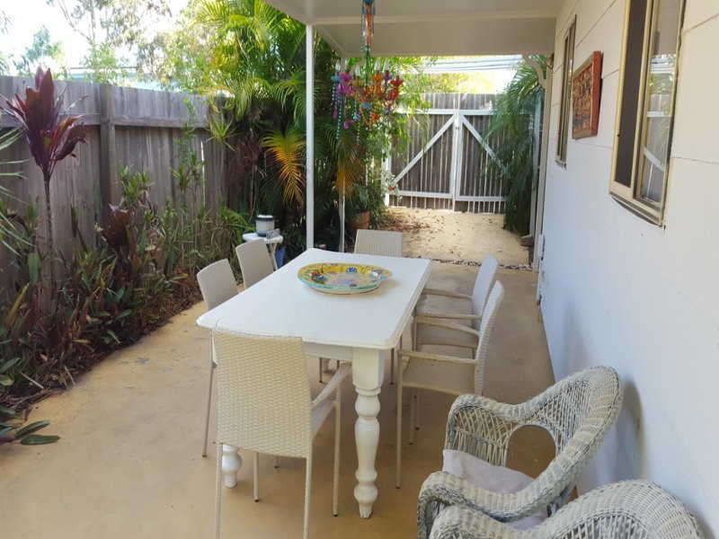 2 Heath Street, Macleay Island QLD 4184