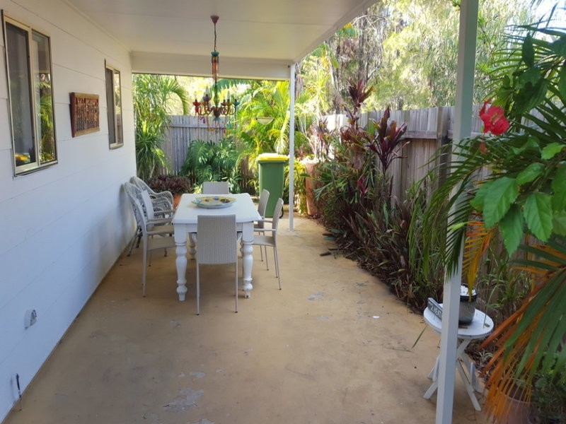 2 Heath Street, Macleay Island QLD 4184