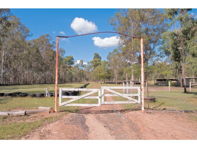 29 Sippels Road, Grandchester QLD 4340