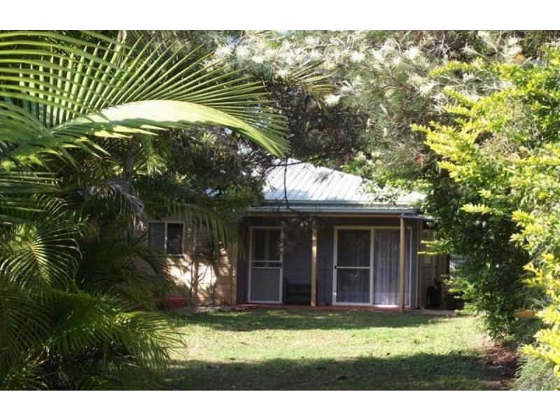 34 Noyes Parade, Karragarra Island QLD 4184