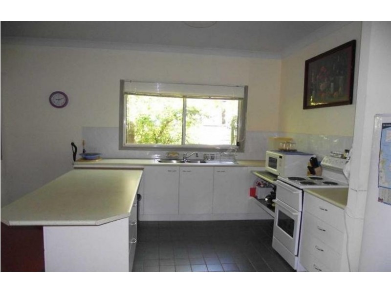 34 Noyes Parade, Karragarra Island QLD 4184