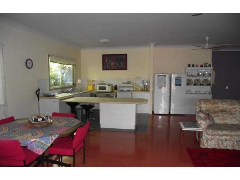 34 Noyes Parade, Karragarra Island QLD 4184