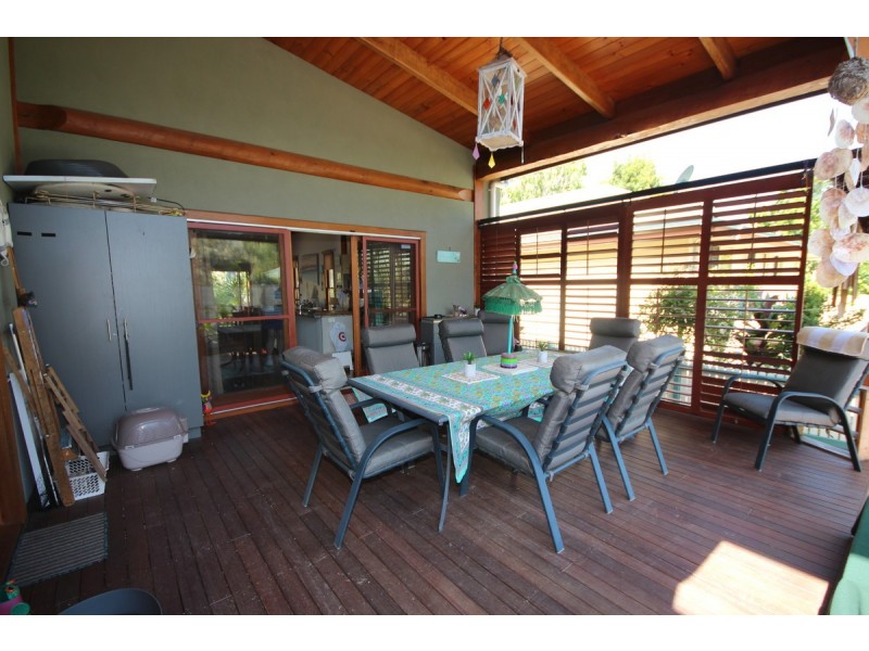 31 Shirley Street, Coochiemudlo Island QLD 4184