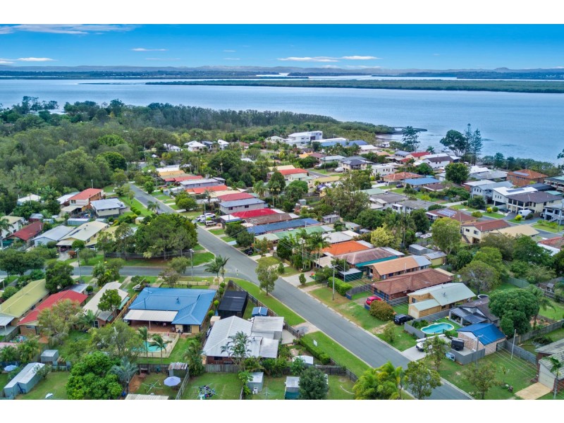 16 Shanahan Street, Redland Bay QLD 4165