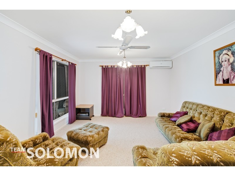 17 Falkirk Parade, Redland Bay QLD 4165