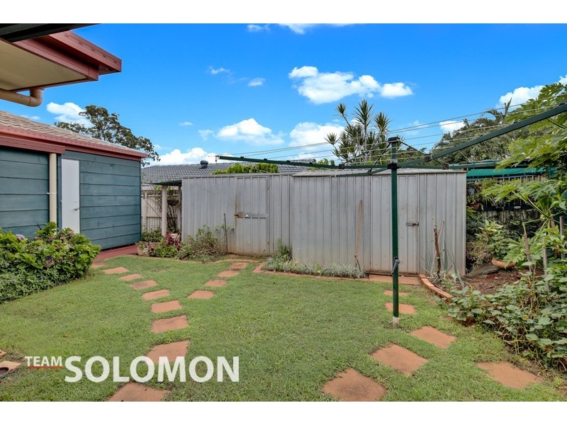 17 Falkirk Parade, Redland Bay QLD 4165