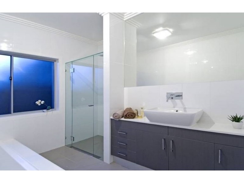 343 Main Road, Wellington Point QLD 4160