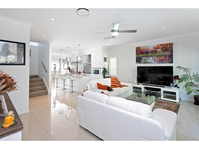 10/92-94 Sturgeon Street, Ormiston QLD 4160