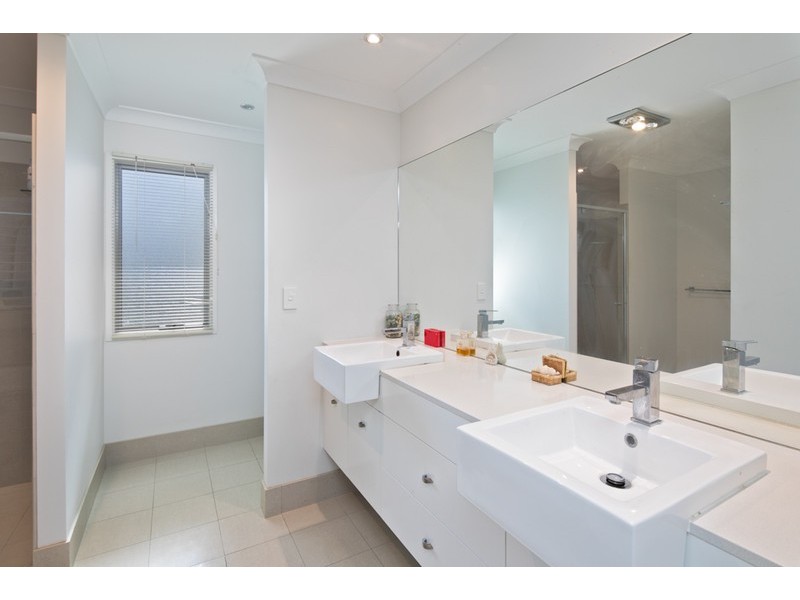10/92-94 Sturgeon Street, Ormiston QLD 4160