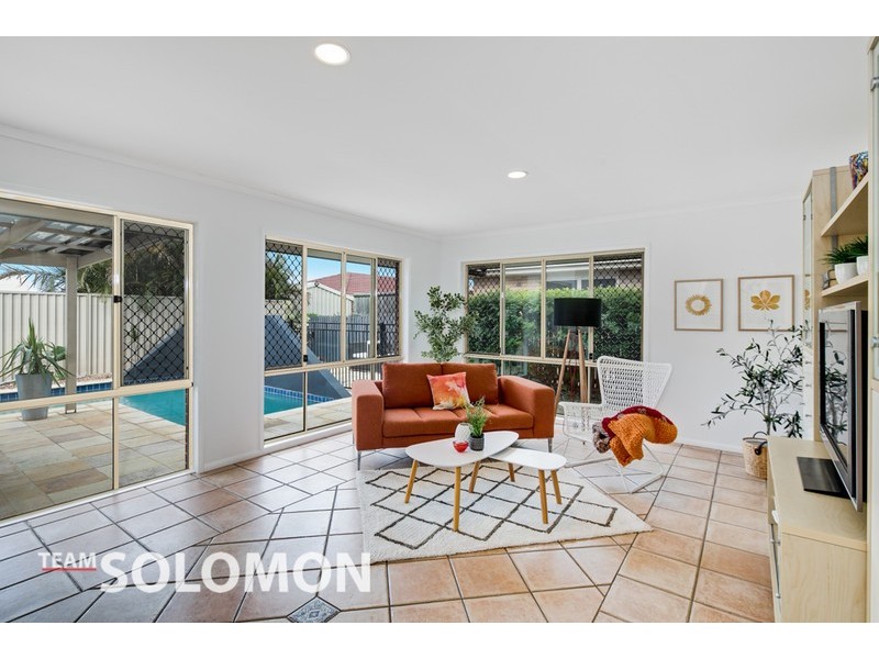 15 Viewfield Street, Redland Bay QLD 4165