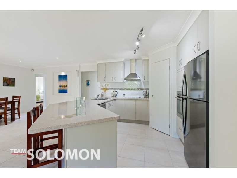 8 MOOROONDU Street, Coochiemudlo Island QLD 4184