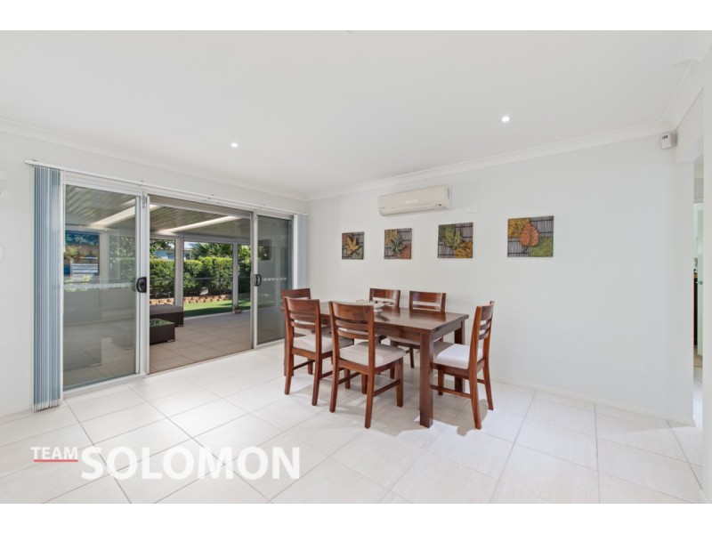 8 MOOROONDU Street, Coochiemudlo Island QLD 4184