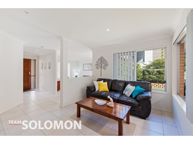 8 MOOROONDU Street, Coochiemudlo Island QLD 4184