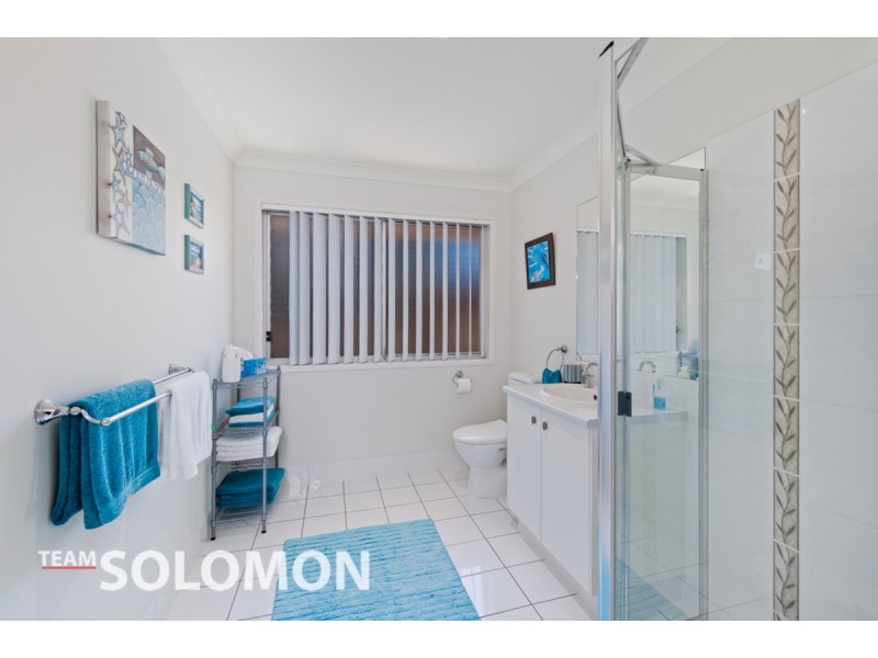 8 MOOROONDU Street, Coochiemudlo Island QLD 4184