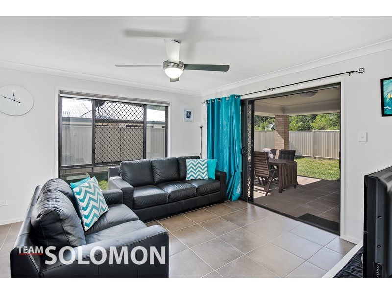 4 Noah Court, Redland Bay QLD 4165