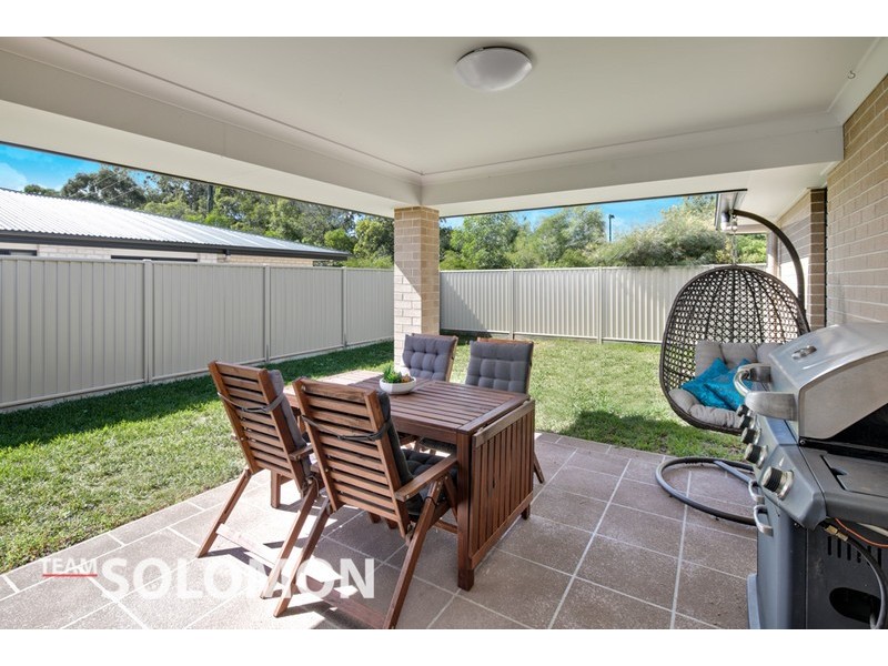 4 Noah Court, Redland Bay QLD 4165