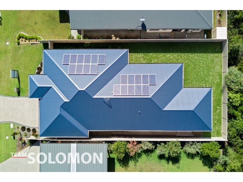 4 Noah Court, Redland Bay QLD 4165