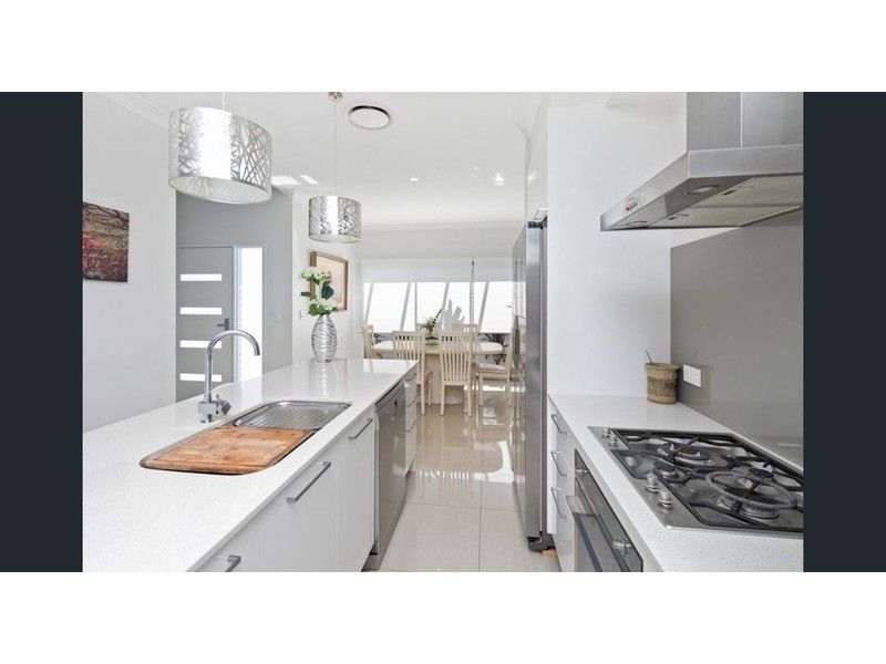 10/92-94 Sturgeon Street, Ormiston QLD 4160