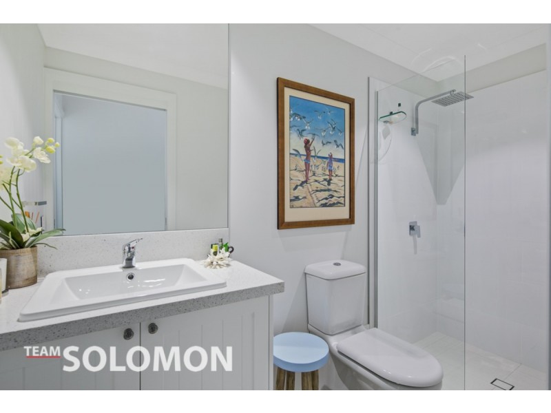 22 Carling Court, Raby Bay QLD 4163