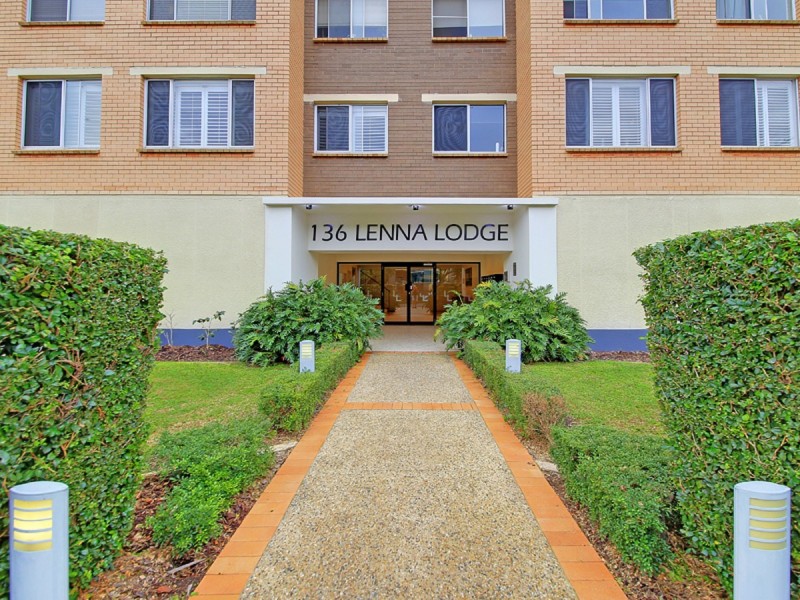 4/136 Macquarie Street, St Lucia QLD 4067