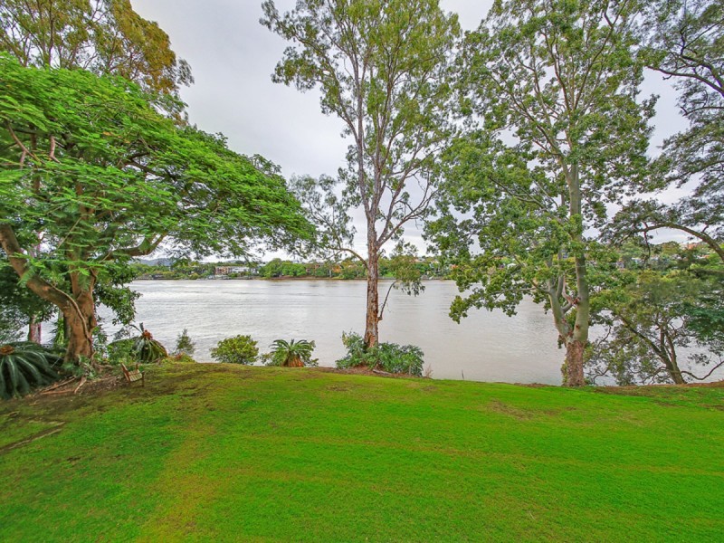 4/136 Macquarie Street, St Lucia QLD 4067