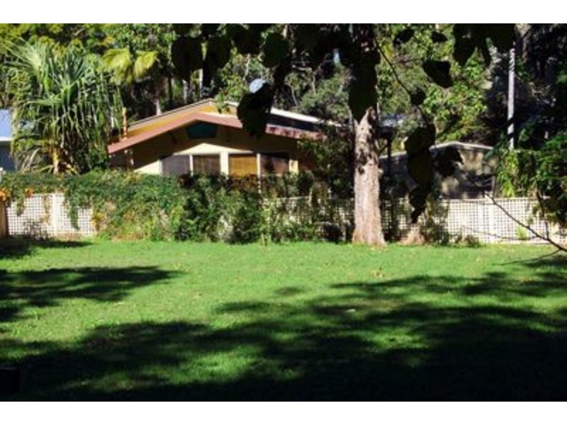 27 Capembah Street, Coochiemudlo Island QLD 4184