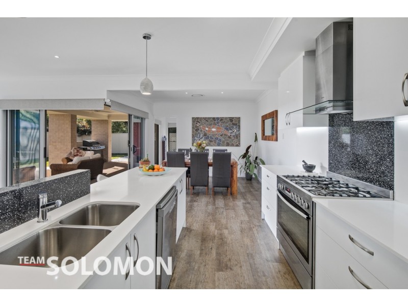 16 Noah Court, Redland Bay QLD 4165