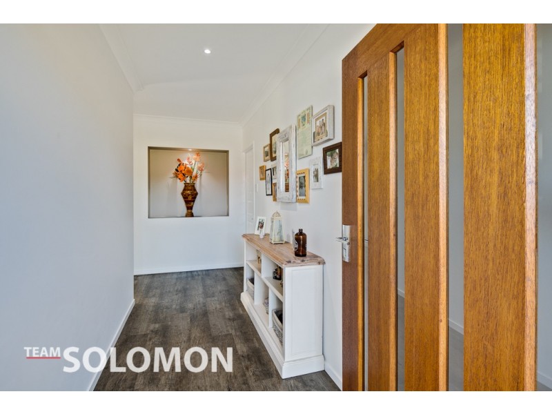 16 Noah Court, Redland Bay QLD 4165