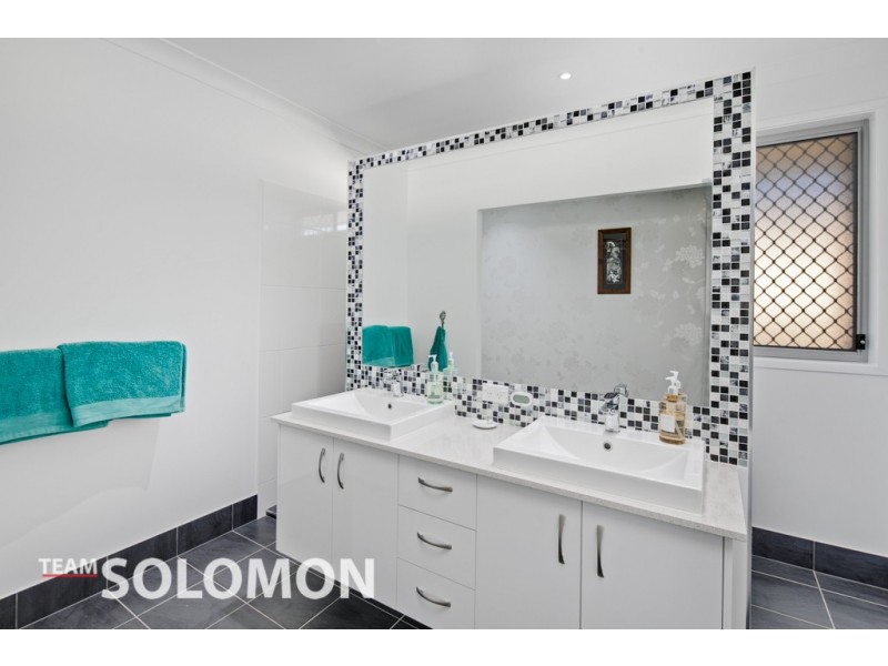 16 Noah Court, Redland Bay QLD 4165