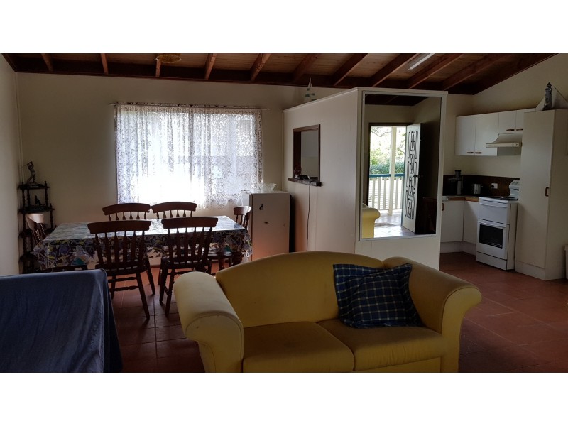 19 Deanbilla Street, Coochiemudlo Island QLD 4184