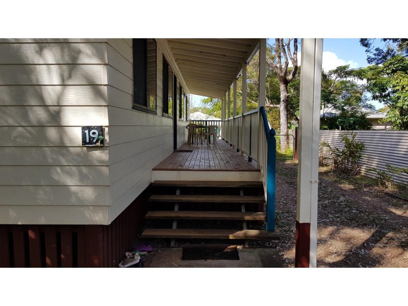 19 Deanbilla Street, Coochiemudlo Island QLD 4184