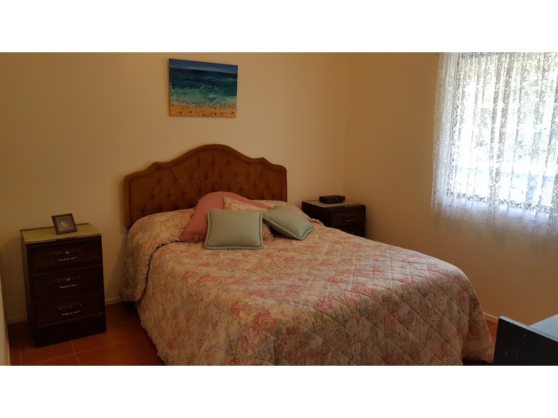 19 Deanbilla Street, Coochiemudlo Island QLD 4184