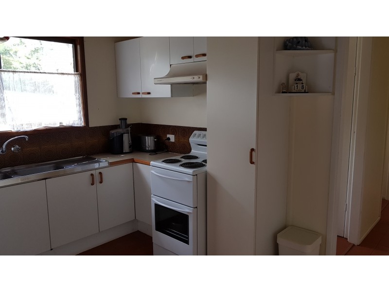 19 Deanbilla Street, Coochiemudlo Island QLD 4184