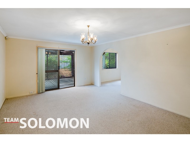 2 Lindisfarne Street, Carindale QLD 4152