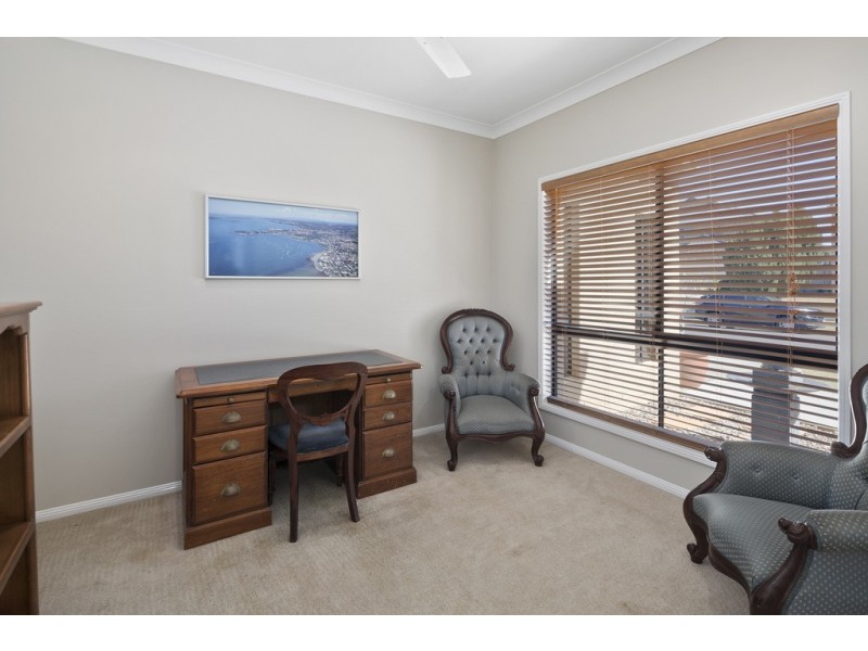 3 Lookout  Court, Victoria Point QLD 4165