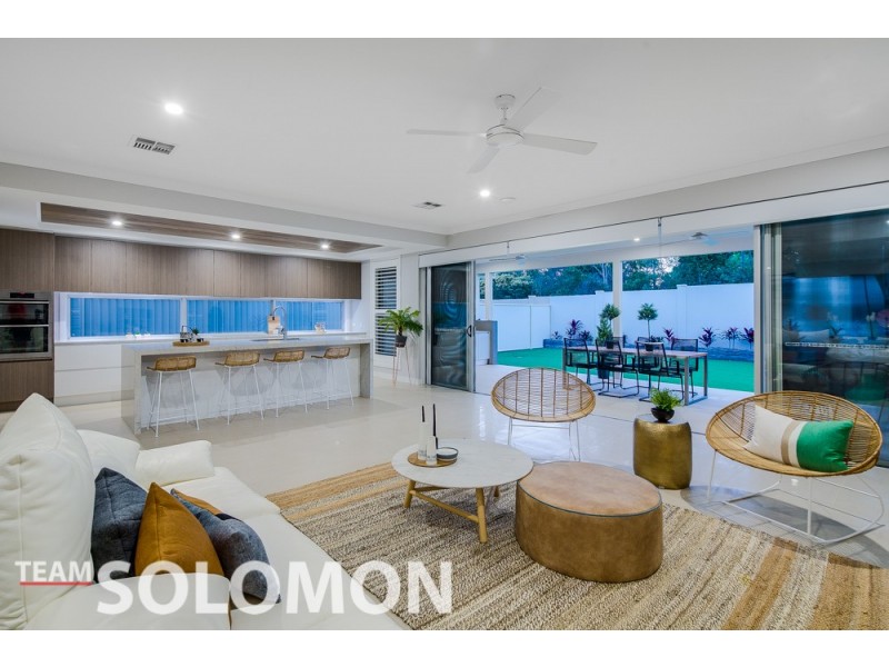 35 Nelson Place, Carindale QLD 4152