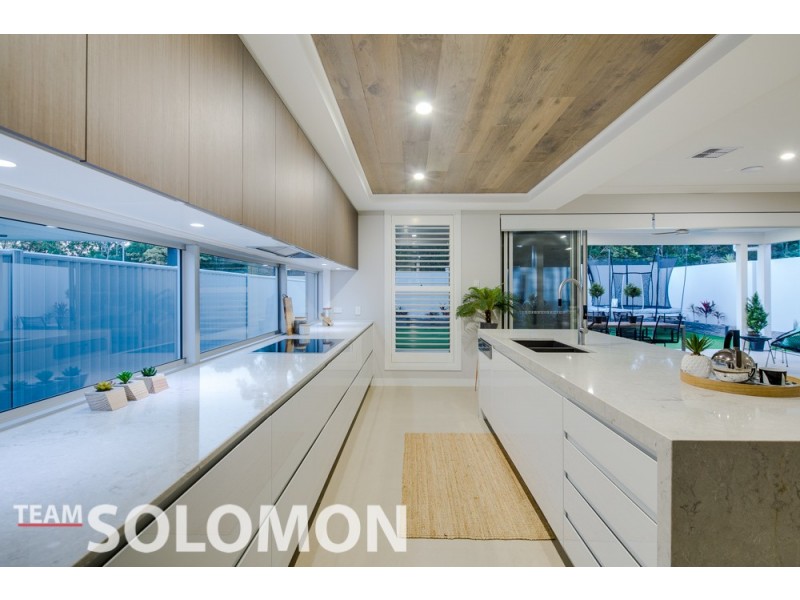 35 Nelson Place, Carindale QLD 4152