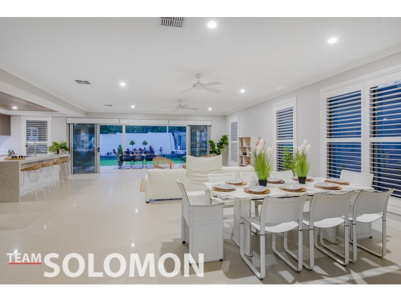 35 Nelson Place, Carindale QLD 4152