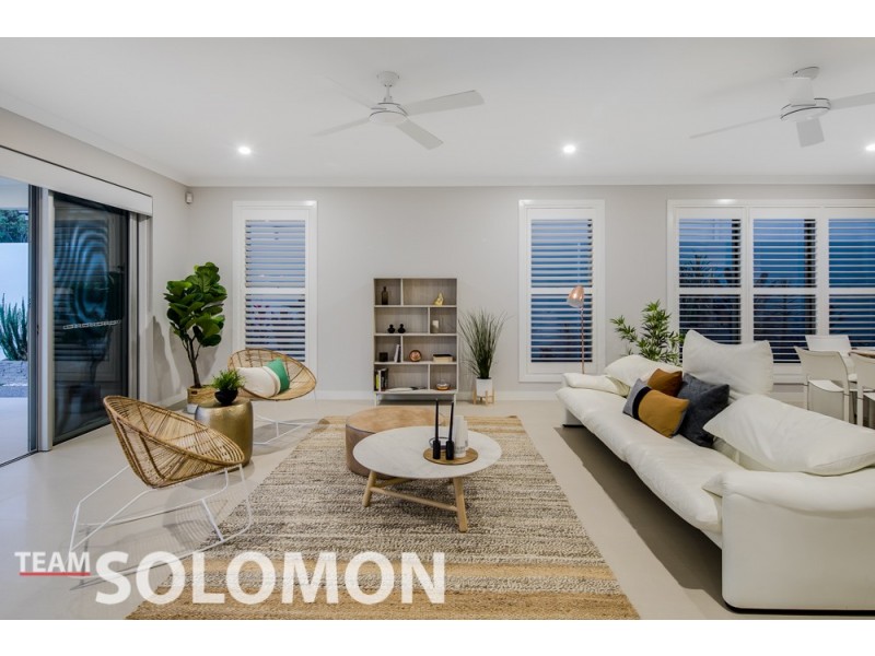 35 Nelson Place, Carindale QLD 4152