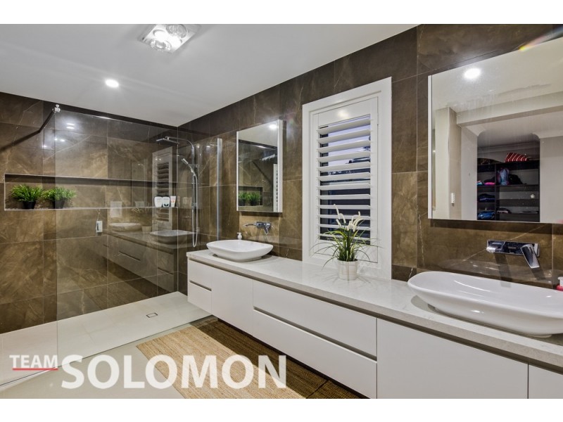 35 Nelson Place, Carindale QLD 4152