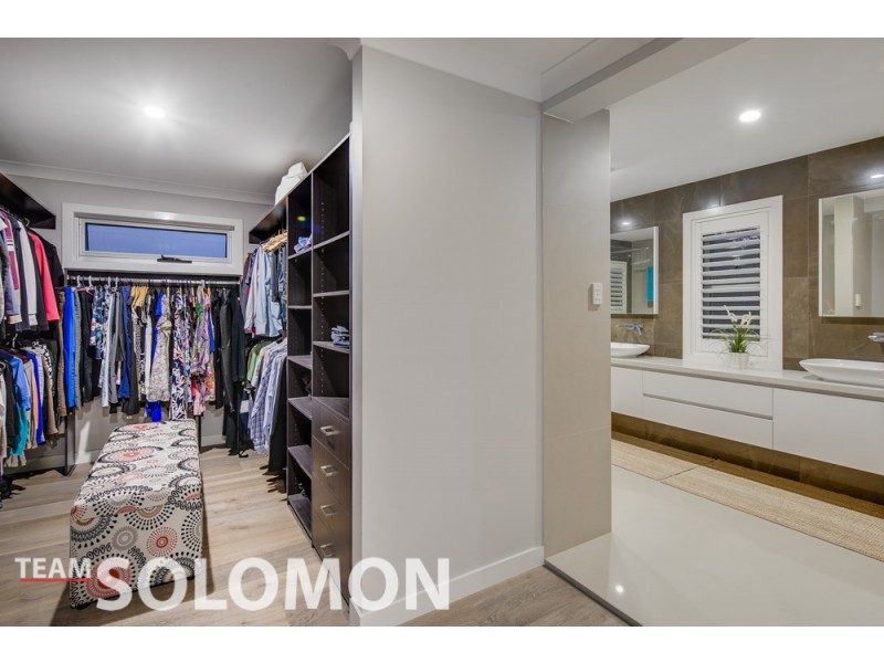 35 Nelson Place, Carindale QLD 4152