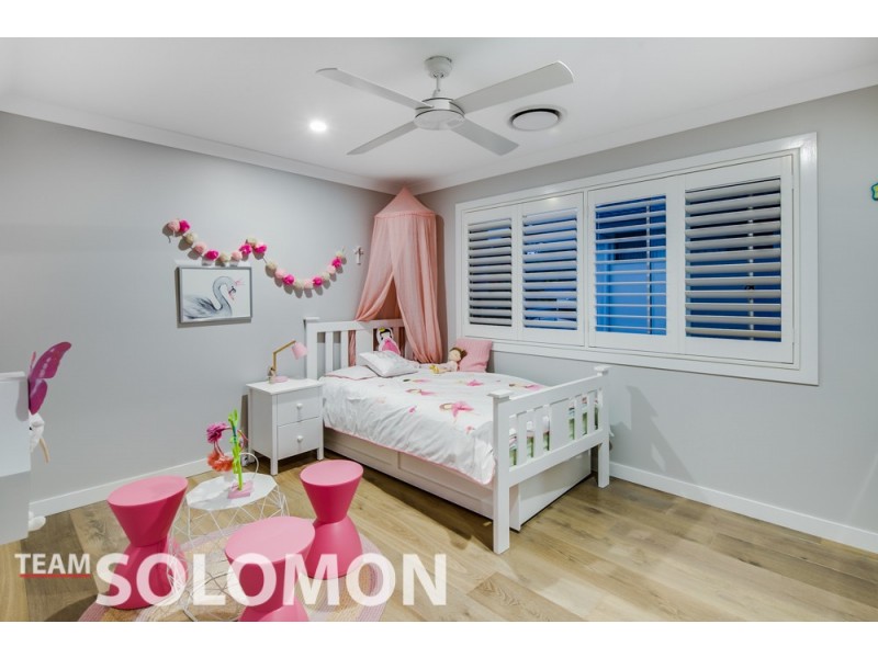 35 Nelson Place, Carindale QLD 4152