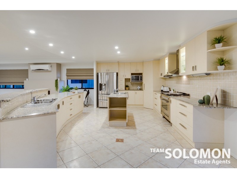 17 The Boulevard, Redland Bay QLD 4165