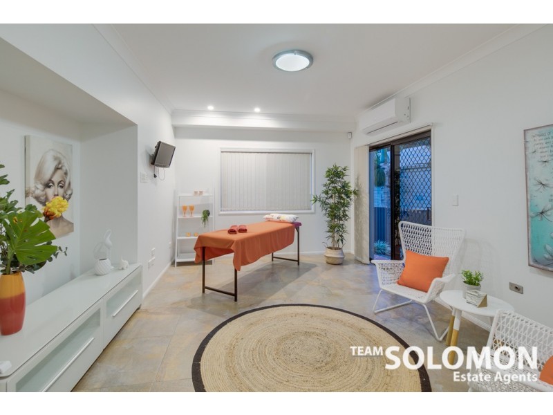 17 The Boulevard, Redland Bay QLD 4165