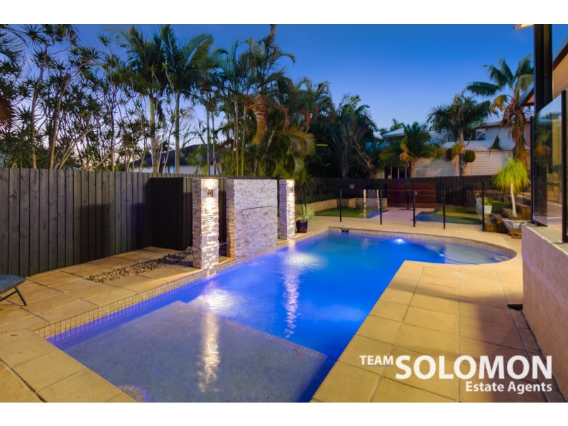 17 The Boulevard, Redland Bay QLD 4165