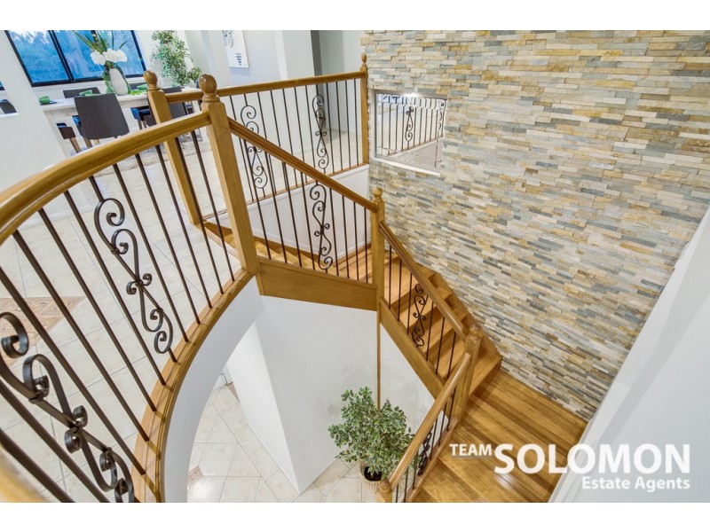 17 The Boulevard, Redland Bay QLD 4165
