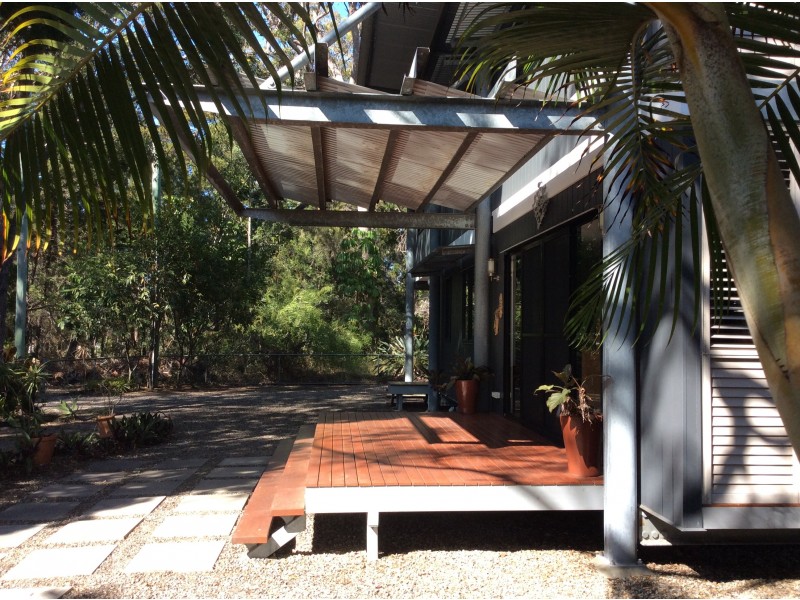 5 Oakes Street, Coochiemudlo Island QLD 4184