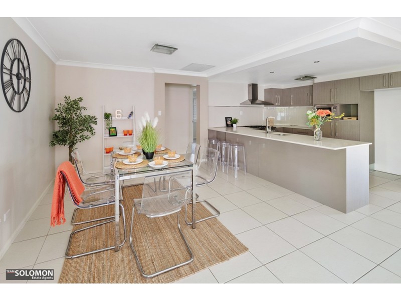 2 Foote Street, Redland Bay QLD 4165